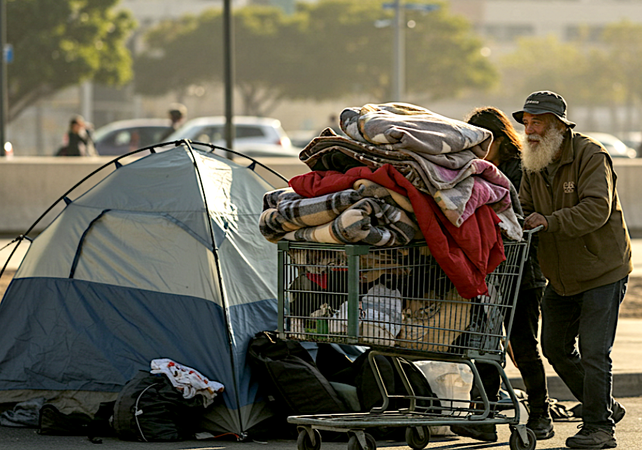 homeless people saving tents2